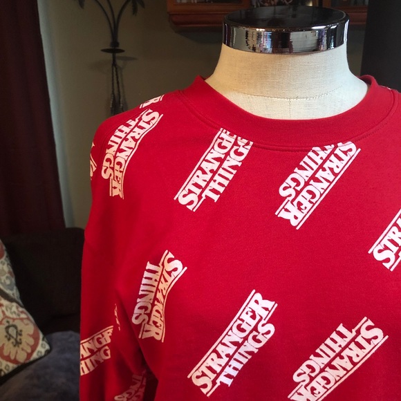 Stranger Things Red Pullover *RARE* - Picture 3 of 6
